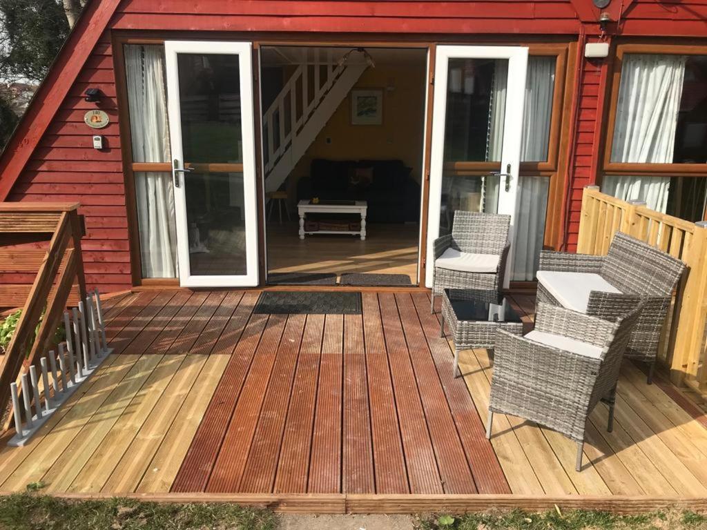 Foxes Sea Side Retreat Deluxe Chalet Is A Lovely Holiday Home Tucked Away On The Kent Coast Kingsdown  Εξωτερικό φωτογραφία