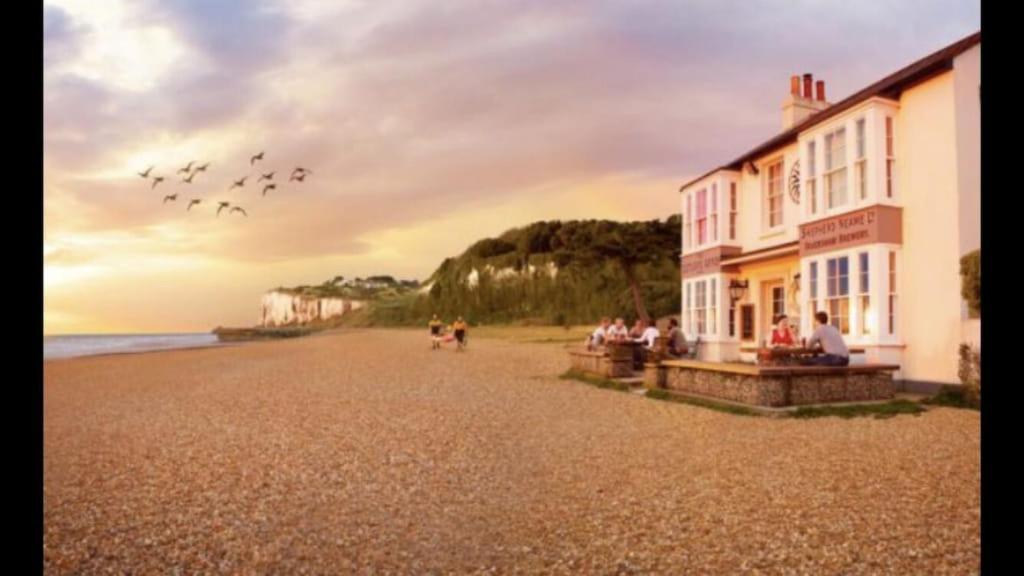 Foxes Sea Side Retreat Deluxe Chalet Is A Lovely Holiday Home Tucked Away On The Kent Coast Kingsdown  Εξωτερικό φωτογραφία