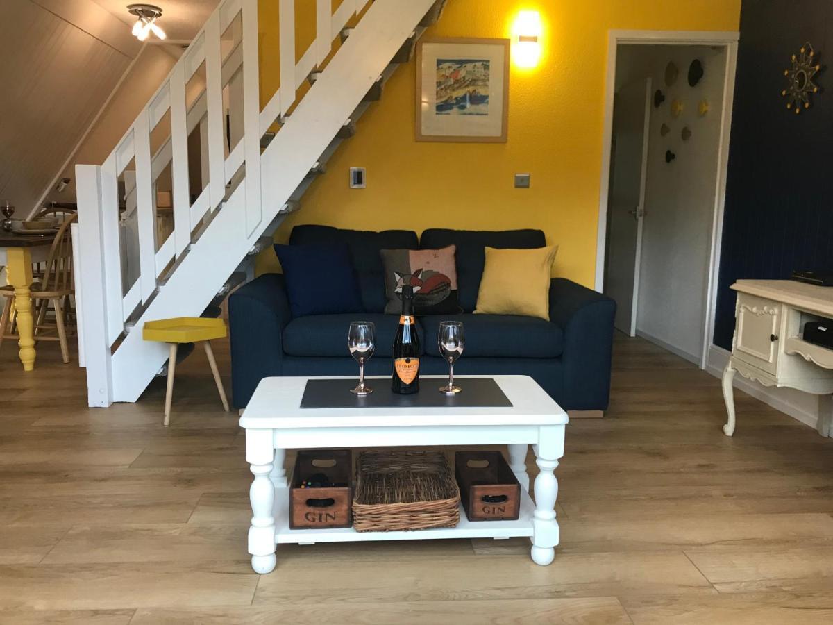 Foxes Sea Side Retreat Deluxe Chalet Is A Lovely Holiday Home Tucked Away On The Kent Coast Kingsdown  Εξωτερικό φωτογραφία